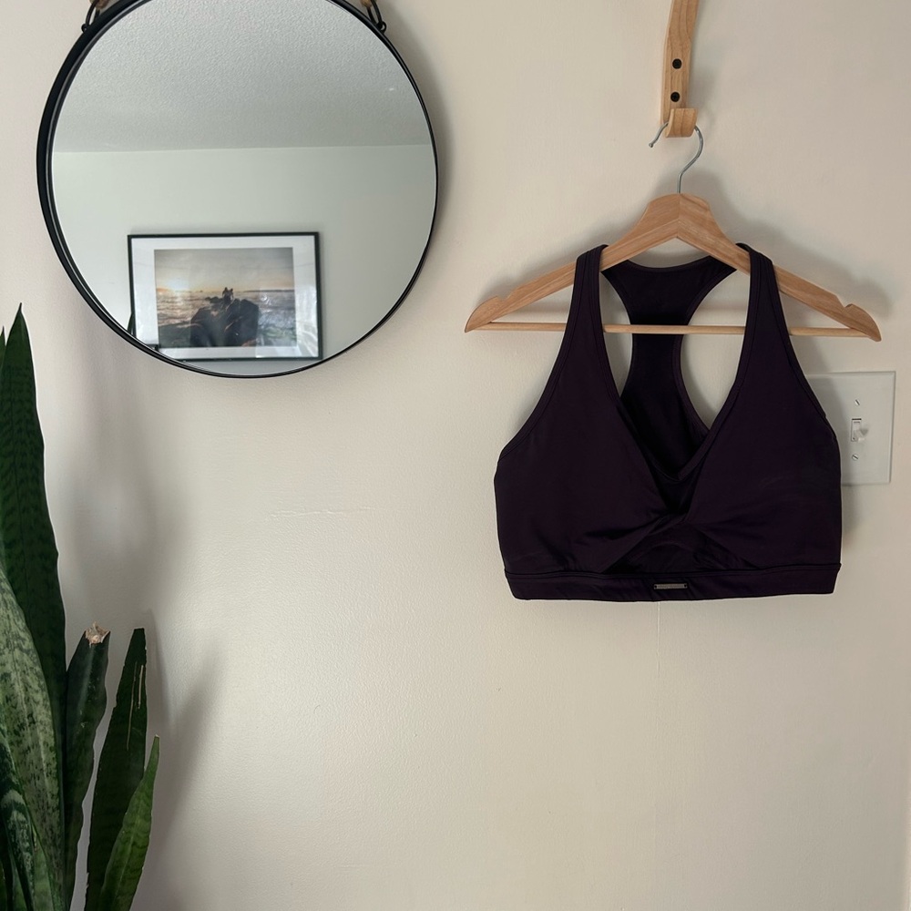 Gymshark x Whitney Simmons - Racerback Twist-Front Sports Bra - Deep Plum